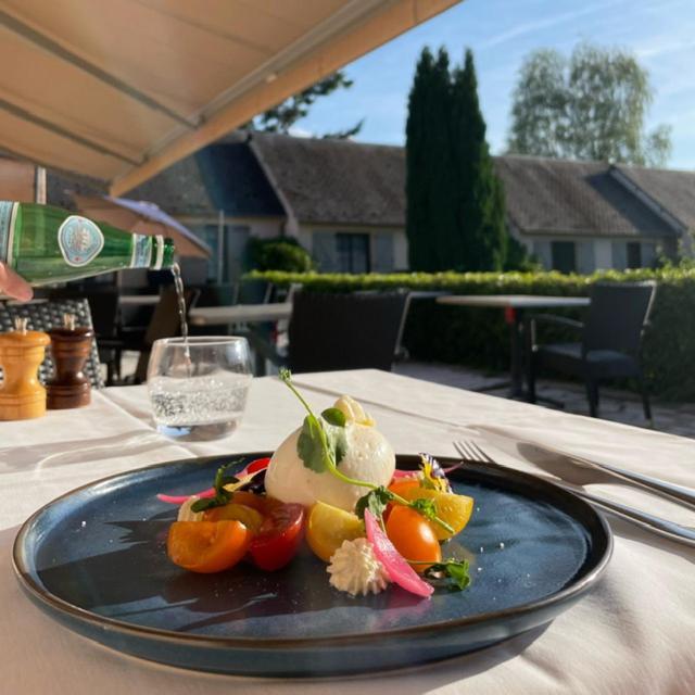 Hotel Restaurant Les Coquelicots, The Originals Relais Saint-Pardoux-l'Ortigier Exterior photo