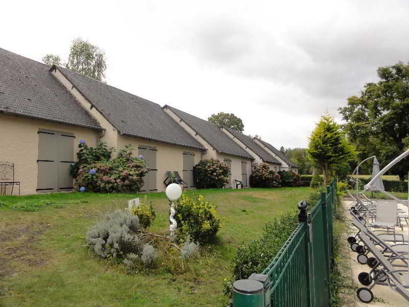 Hotel Restaurant Les Coquelicots, The Originals Relais Saint-Pardoux-l'Ortigier Exterior photo