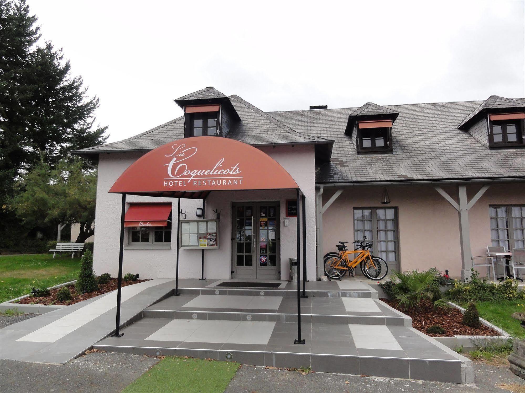Hotel Restaurant Les Coquelicots, The Originals Relais Saint-Pardoux-l'Ortigier Exterior photo