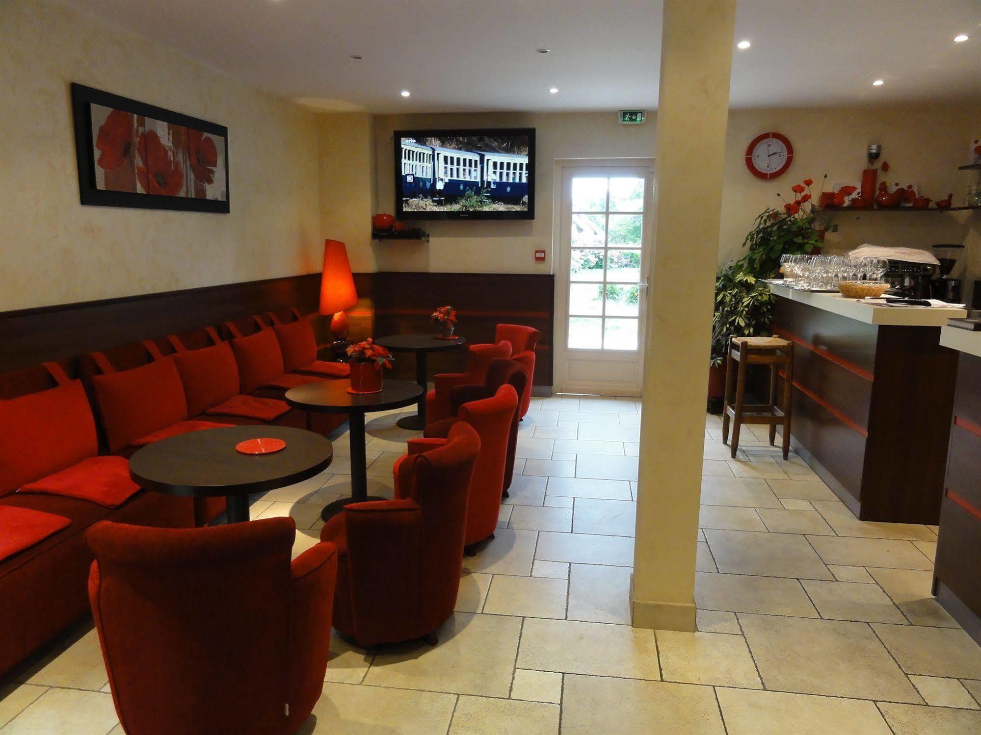 Hotel Restaurant Les Coquelicots, The Originals Relais Saint-Pardoux-l'Ortigier Restaurant photo